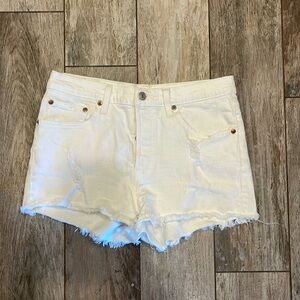 Levi’s 501 White Jean Shorts | Size 28